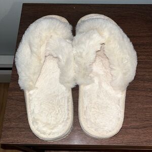 Fluffy slipper/shoe